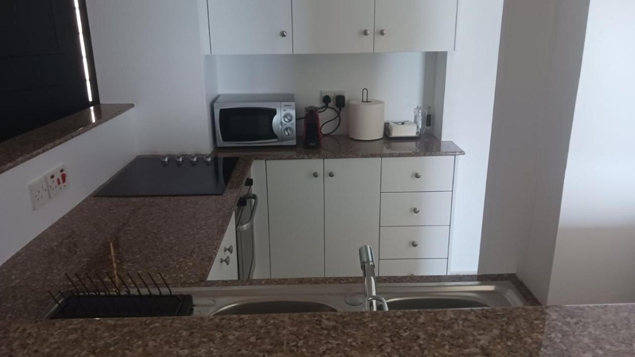 Апартаменти Quattro Beachfront Sea View Ap 53 Ларнака