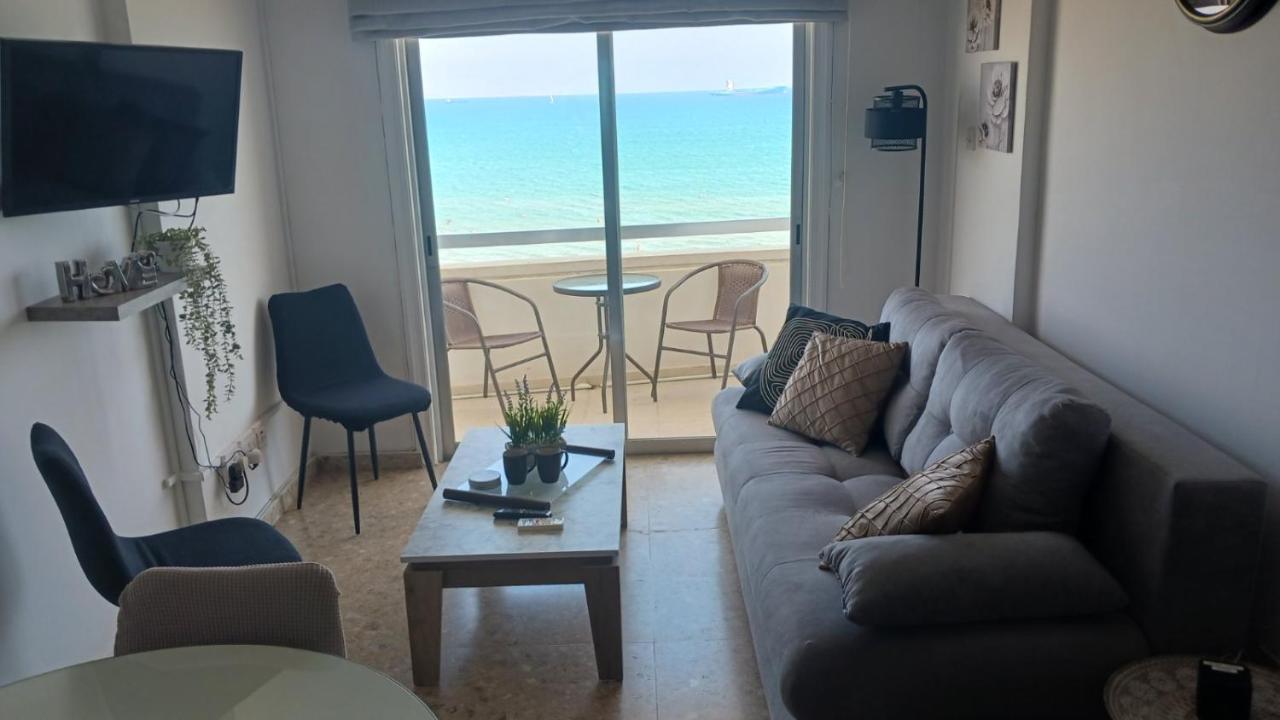 Апартаменти Quattro Beachfront Sea View Ap 53
