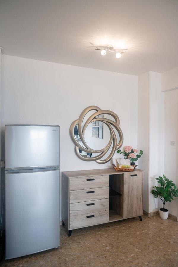 Апартаменти Quattro Beachfront Sea View Ap 53