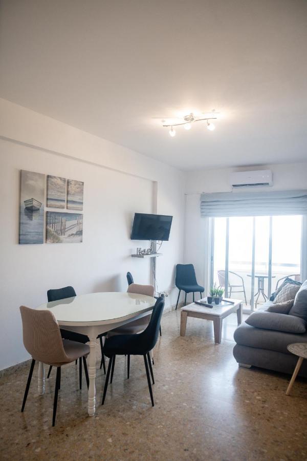 Quattro Beachfront Sea View Ap 53 Апартаменти Ларнака