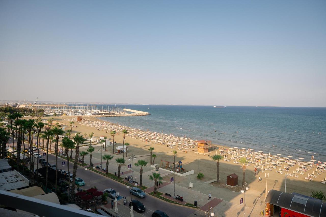 Quattro Beachfront Sea View Ap 53 * Ларнака